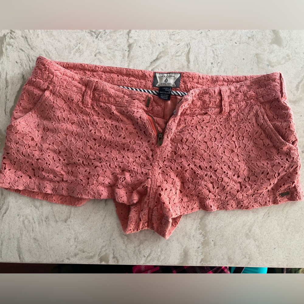 Volcom Women’s Shorts, Size 5, Pink